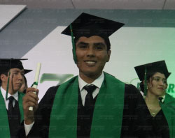 Graduaciones Plantel Torres Landa-105