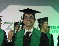Graduaciones Plantel Torres Landa-108