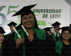 Graduaciones Plantel Torres Landa-57