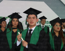 Graduaciones Plantel Torres Landa-61