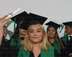 Graduaciones Plantel Torres Landa-69