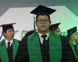 Graduaciones Plantel Torres Landa-94