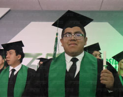 Graduaciones Plantel Torres Landa-97