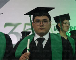 Graduaciones Plantel Torres Landa-99